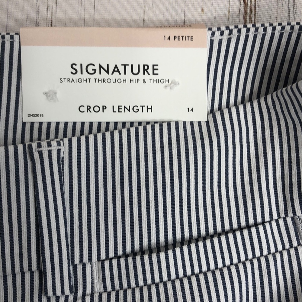 🆕 Ann Taylor Signature Crop Length Striped Pants - Picture 10 of 15
